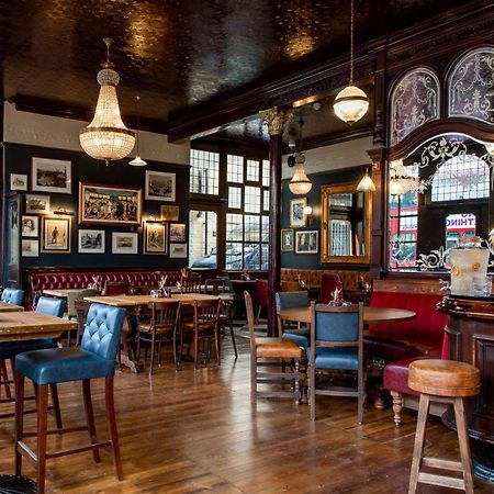 Spread Eagle Hotel London Exterior photo