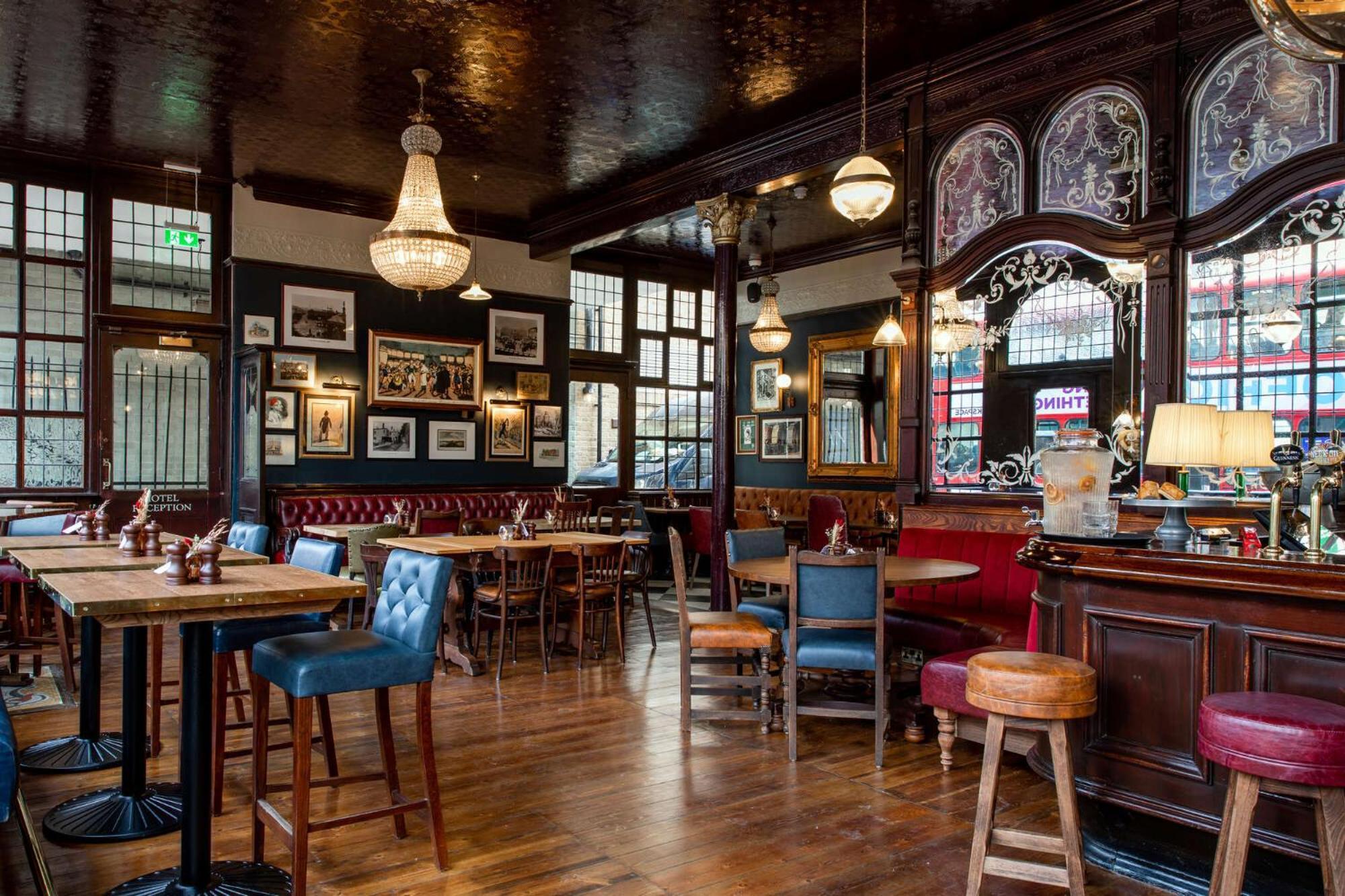 Spread Eagle Hotel London Exterior photo